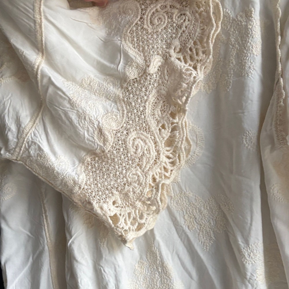 Democracy Lace Blouse - Picture 8 of 8